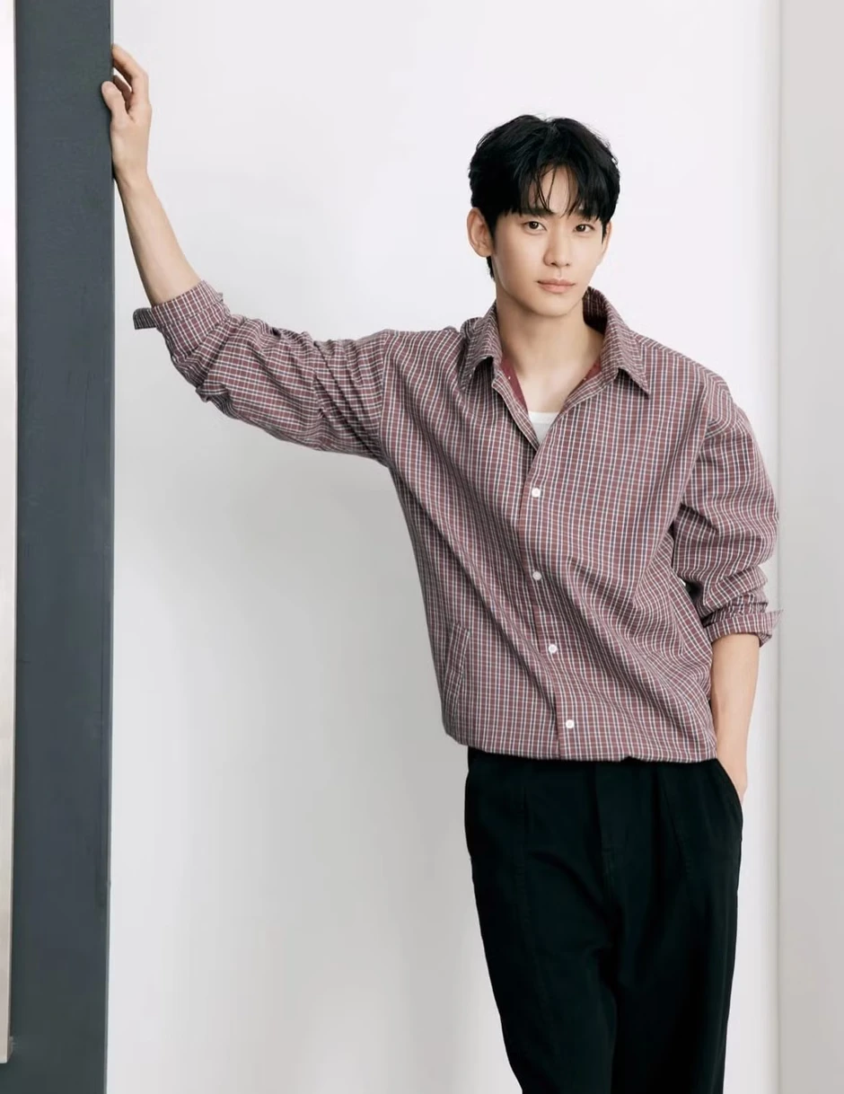 40 kịch bản phim chờ Kim Soo Hyun 40 kịch bản phim chờ Kim Soo Hyun