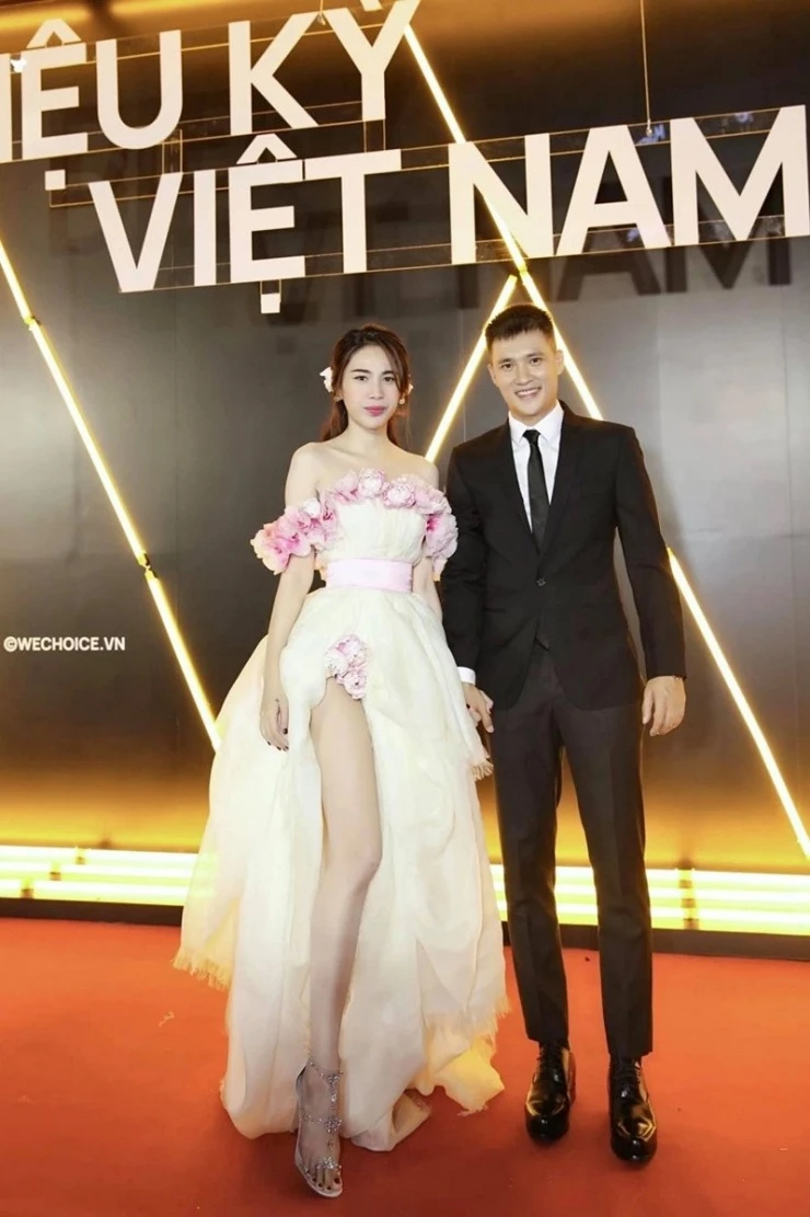 5 cặp nghệ sĩ - cầu thủ Việt: Người hạnh phúc viên mãn, kẻ tan vỡ