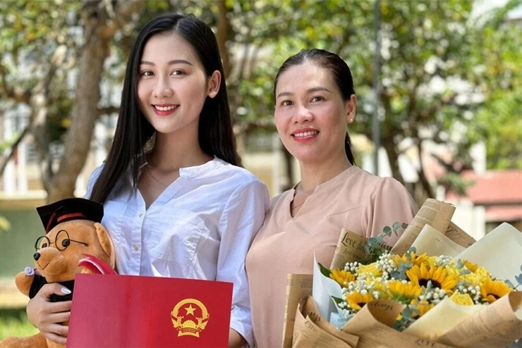 5 sao Việt có bố, mẹ là hiệu trưởng: Người thủ khoa, người đăng quang hoa hậu