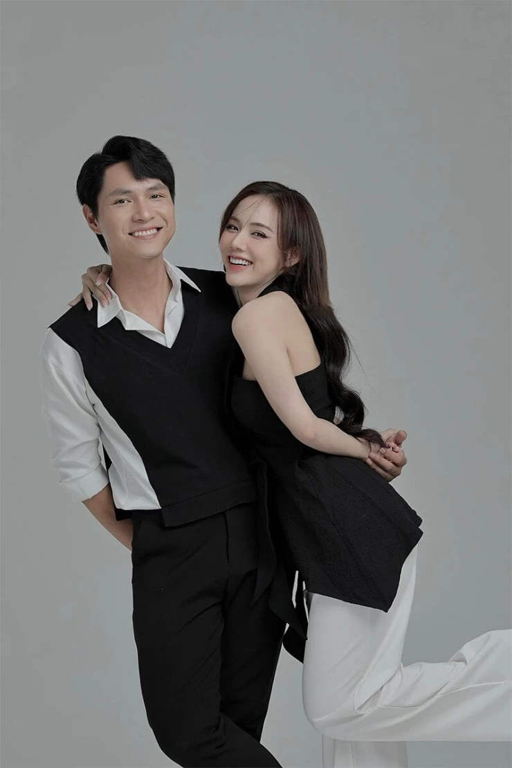 6 cặp diễn viên yêu nhau trên phim lẫn đời thực của showbiz Việt