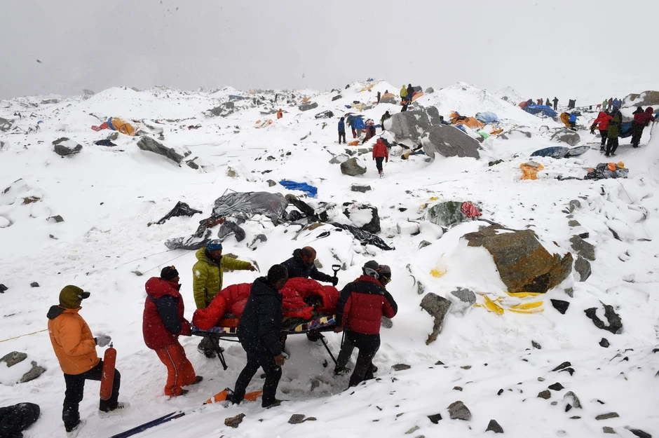 7 câu chuyện ám ảnh phía sau các “cột mốc thi thể” trên đỉnh Everest 7 câu chuyện ám ảnh phía sau các “cột mốc thi thể” trên đỉnh Everest