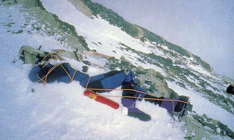 7 câu chuyện ám ảnh phía sau các “cột mốc thi thể” trên đỉnh Everest 7 câu chuyện ám ảnh phía sau các “cột mốc thi thể” trên đỉnh Everest