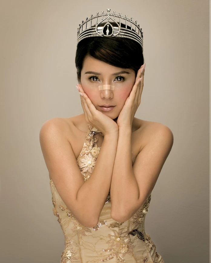 Á hậu bị lừa sạch gia tài, phải bán của hồi môn để chữa bệnh ung thư Á hậu bị lừa sạch gia tài, phải bán của hồi môn để chữa bệnh ung thư