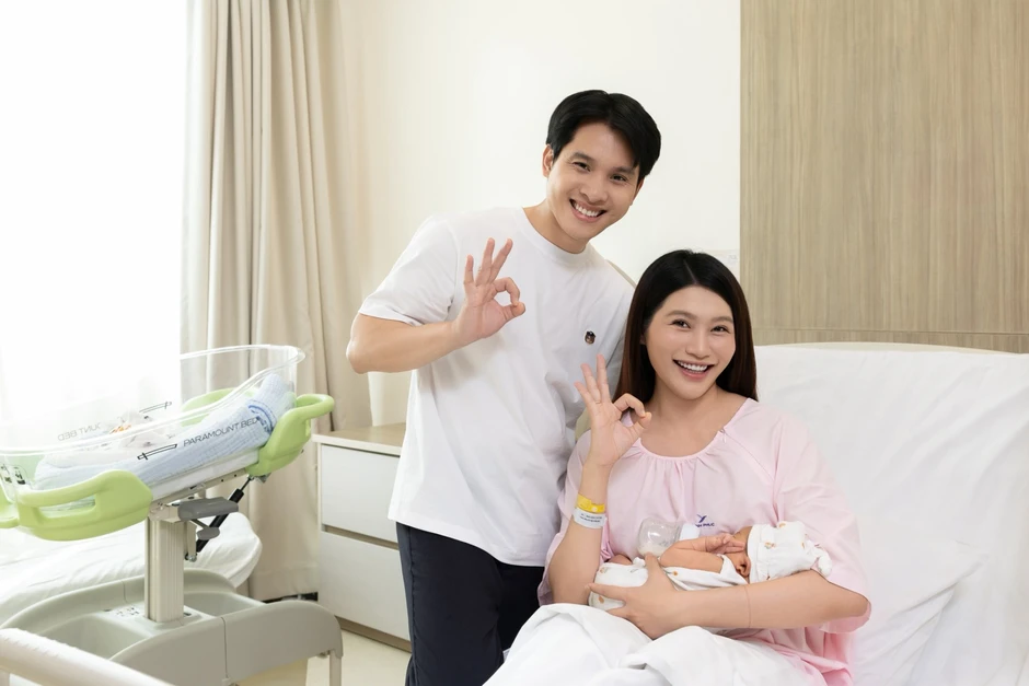 Á hậu Chế Nguyễn Quỳnh Châu vừa sinh con 3 ngày đã đi sự kiện?
