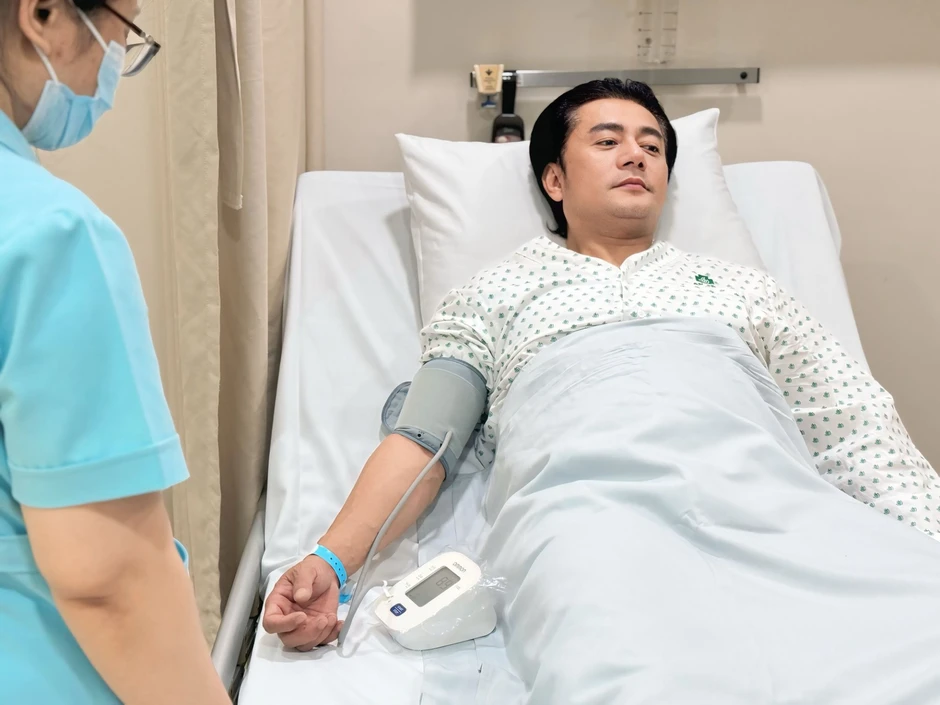 Á hậu Huyền My gặp tai nạn khi chơi pickleball