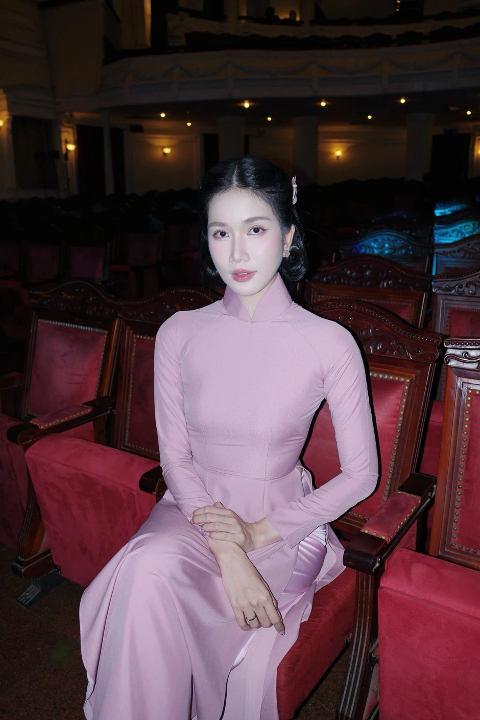 Á hậu Phương Anh lên tiếng giữa lúc hàng loạt nghệ sĩ dính chất cấm: "Đừng đánh đổi tương lai vì một chữ thử"