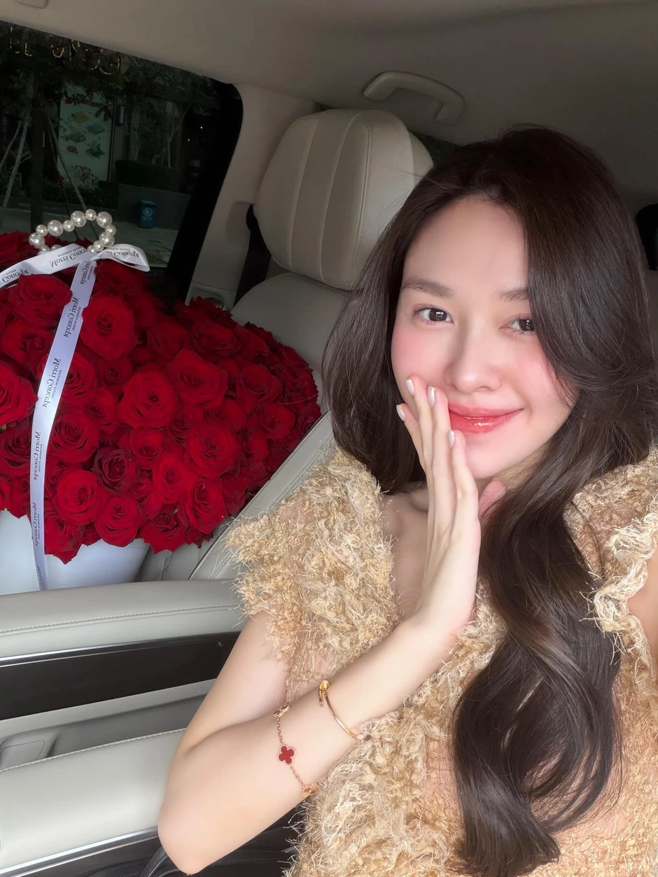 Á hậu Việt đang mang thai cho doanh nhân cực kín tiếng?