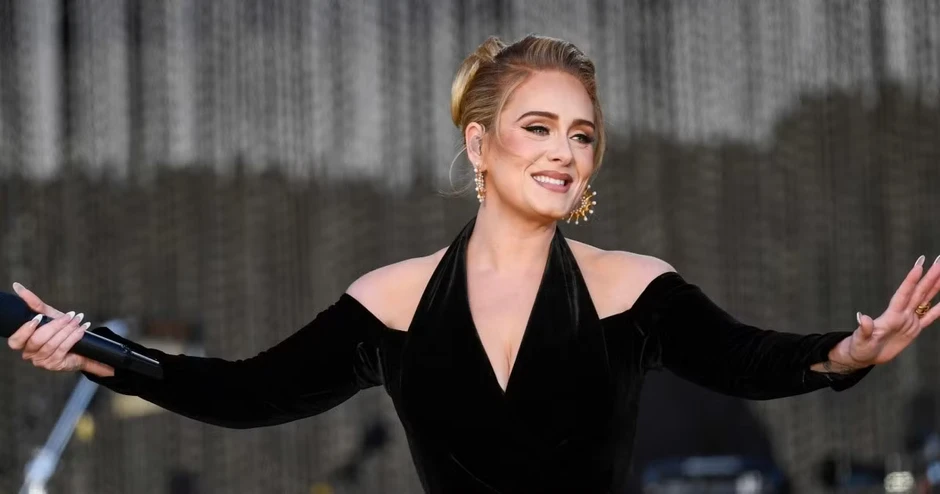 Adele trở lại phòng thu, kiên quyết từ chối những chuyến lưu diễn dài ngày