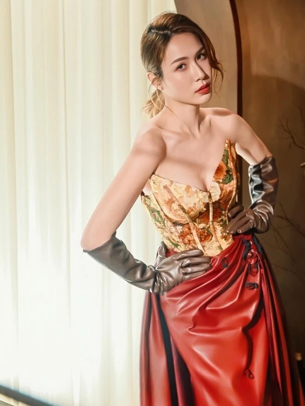 Ái nữ hào môn Trang Tư Minh lấy anh bán súp sau 10 năm yêu