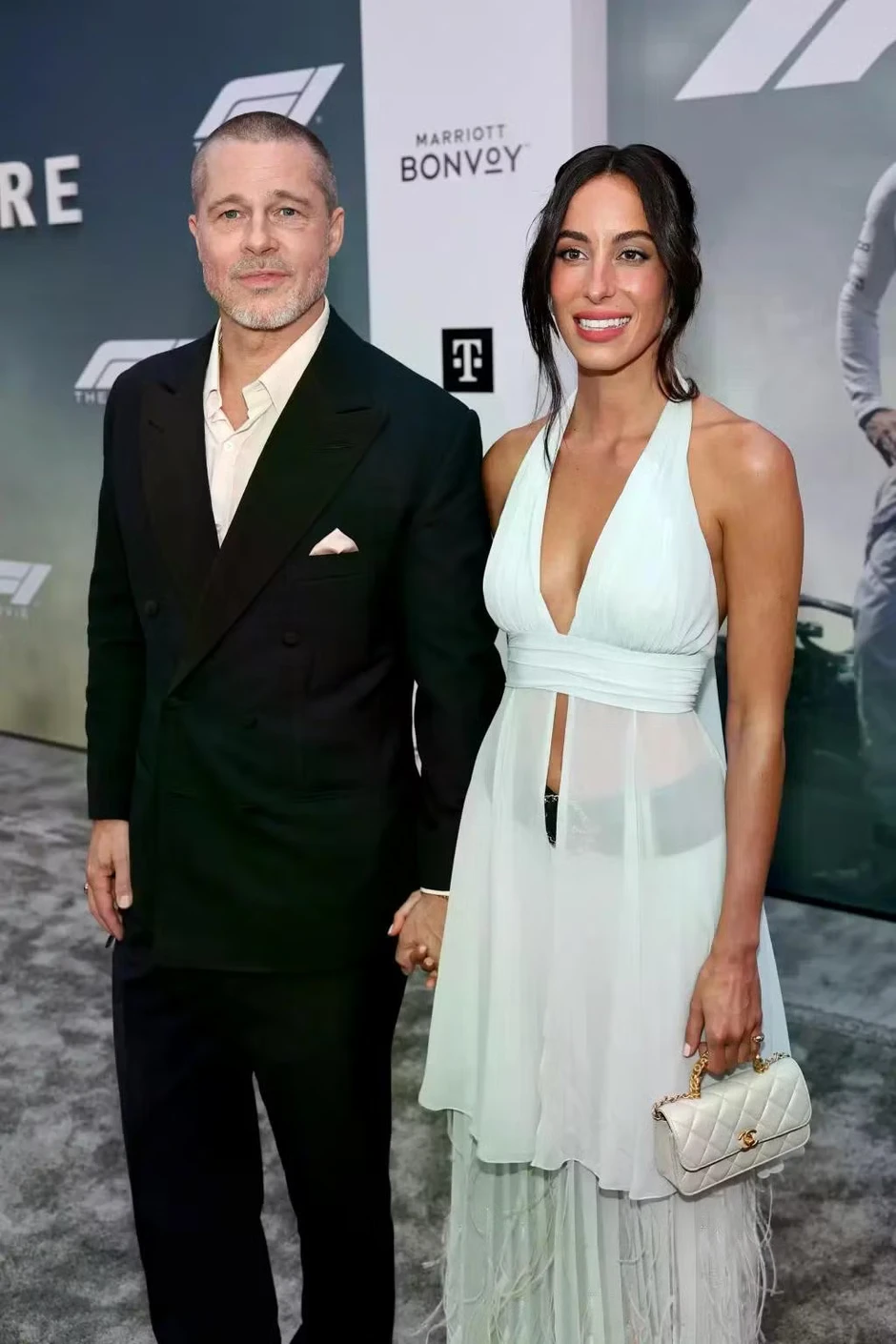 Angelina Jolie chưa từng yêu ai sau ly hôn Brad Pitt