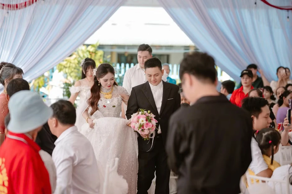 Ảnh chưa công khai ở đám cưới Hoài Lâm Ảnh chưa công khai ở đám cưới Hoài Lâm