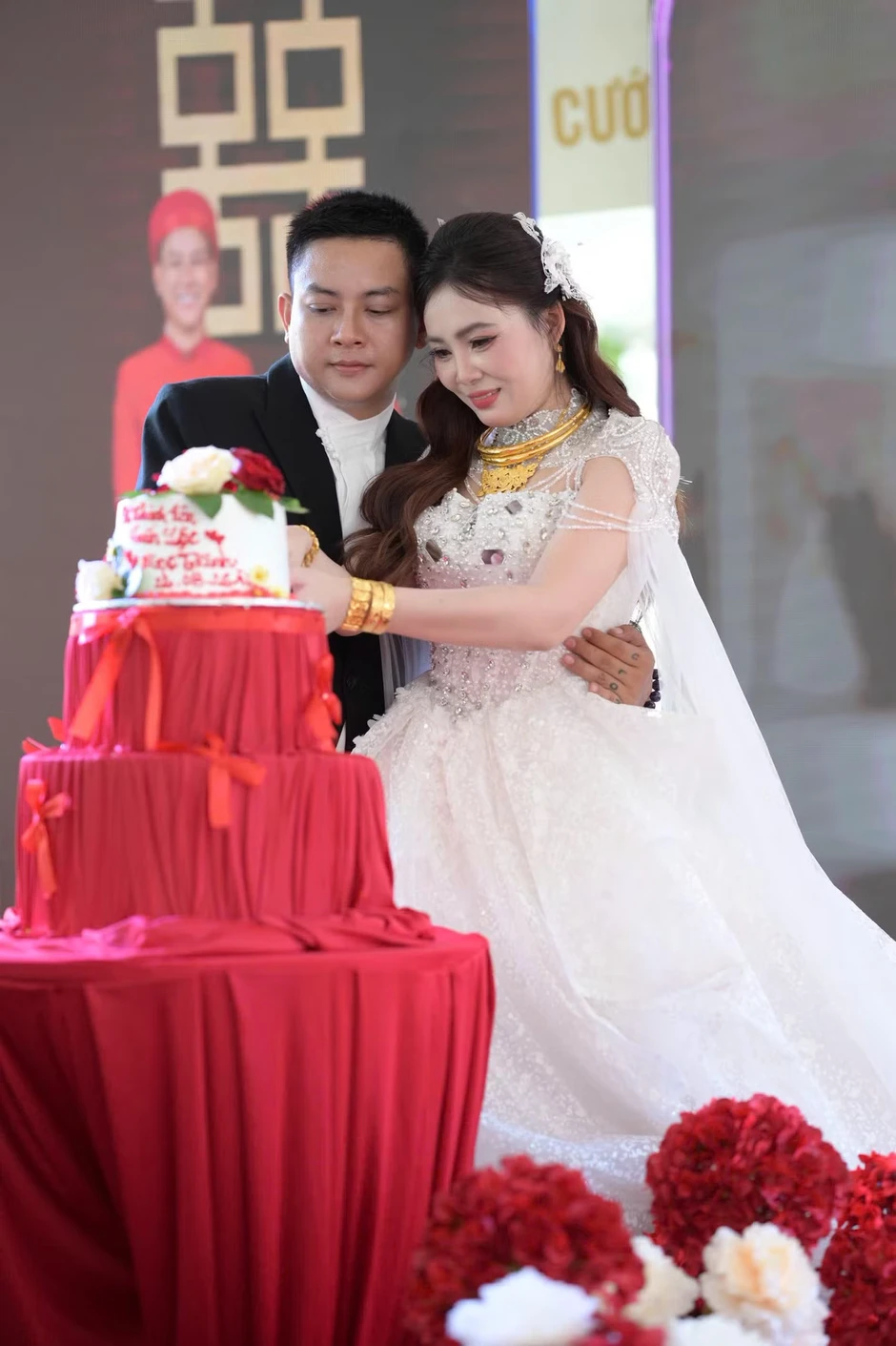 Ảnh chưa công khai ở đám cưới Hoài Lâm Ảnh chưa công khai ở đám cưới Hoài Lâm