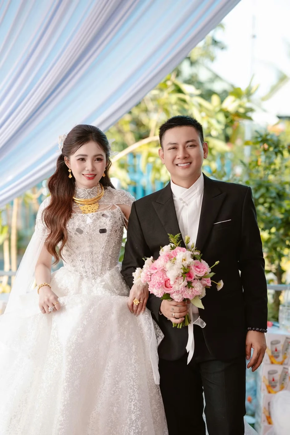 Ảnh chưa công khai ở đám cưới Hoài Lâm Ảnh chưa công khai ở đám cưới Hoài Lâm