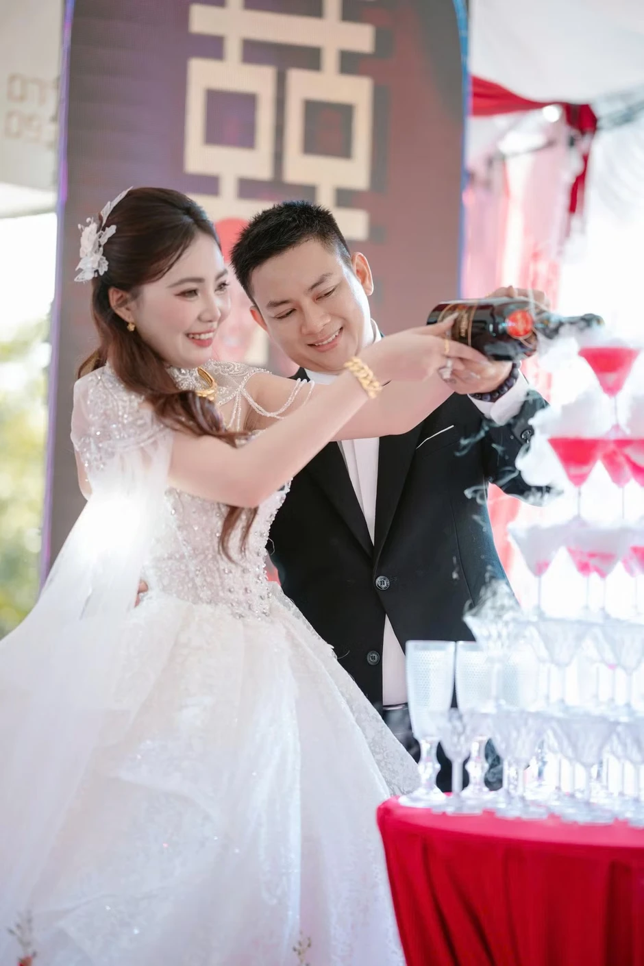 Ảnh chưa công khai ở đám cưới Hoài Lâm Ảnh chưa công khai ở đám cưới Hoài Lâm