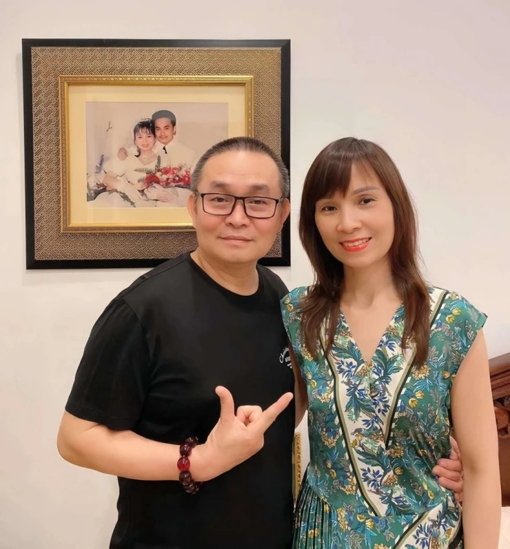 Ảnh cưới cực hiếm của “Vua hài đất Bắc” Xuân Hinh với vợ là “Hoa hậu phố cổ”