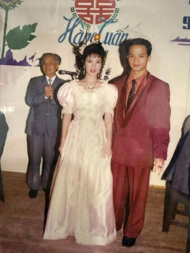 Ảnh cưới NSƯT Nguyệt Hằng - Anh Tuấn cách đây 30 năm gây sốt