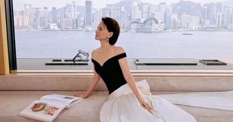 Ảnh hậu vứt bỏ hào quang, nuôi con riêng như con ruột để nhận lại nụ hôn công khai của chồng và "tiểu tam" giữa phố đông