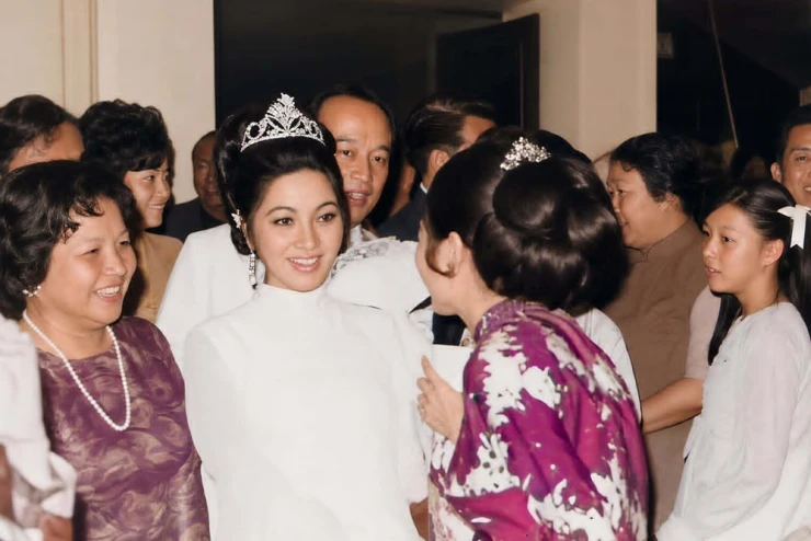 Ảnh hiếm đám cưới thế kỷ của nữ hoàng màn bạc Thẩm Thúy Hằng và chồng tiến sĩ