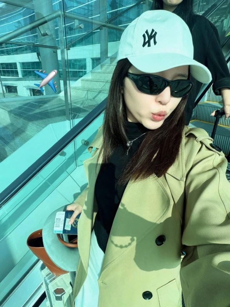 Ảnh sao 1/10: HHen Niê, Võ Hoàng Yến vượt ngập quay show