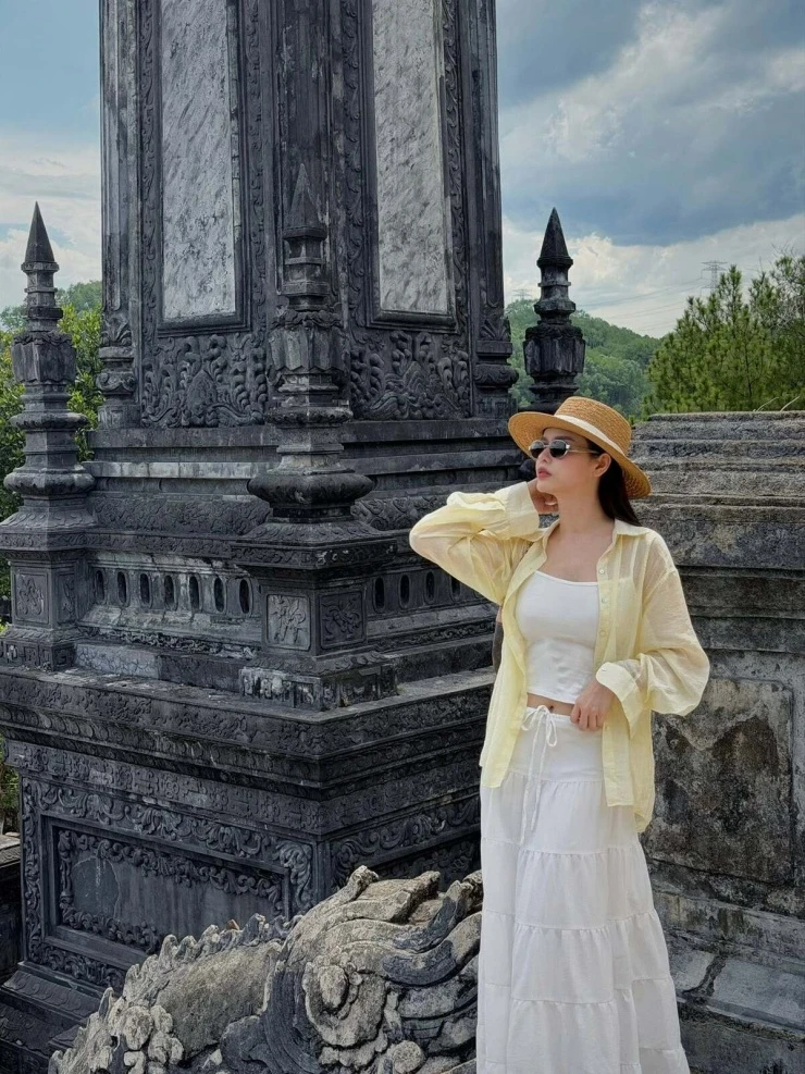 Ảnh sao 1/7: Mẹ chồng HHen Niê sang chăm cháu Ảnh sao 1/7: Mẹ chồng HHen Niê sang chăm cháu