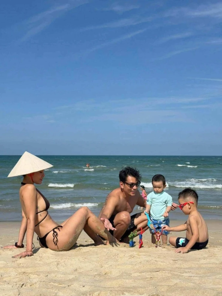 Ảnh sao 1/7: Mẹ chồng HHen Niê sang chăm cháu Ảnh sao 1/7: Mẹ chồng HHen Niê sang chăm cháu