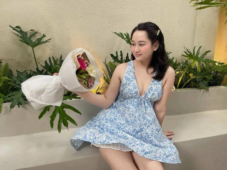 Ảnh sao 10/7: Kim Tuyến thức đợi Đồng Ánh Quỳnh đi làm về muộn