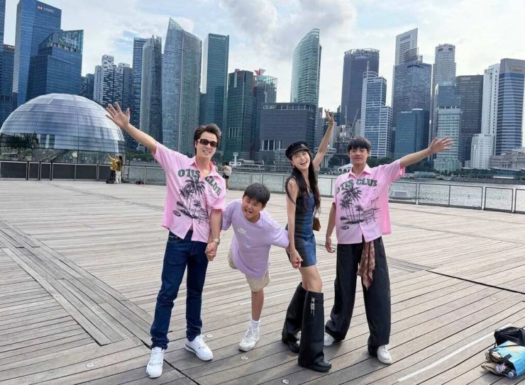 Ảnh sao 11/7: Mẹ Hồ Ngọc Hà mừng sinh nhật bà thông gia Ảnh sao 11/7: Mẹ Hồ Ngọc Hà mừng sinh nhật bà thông gia