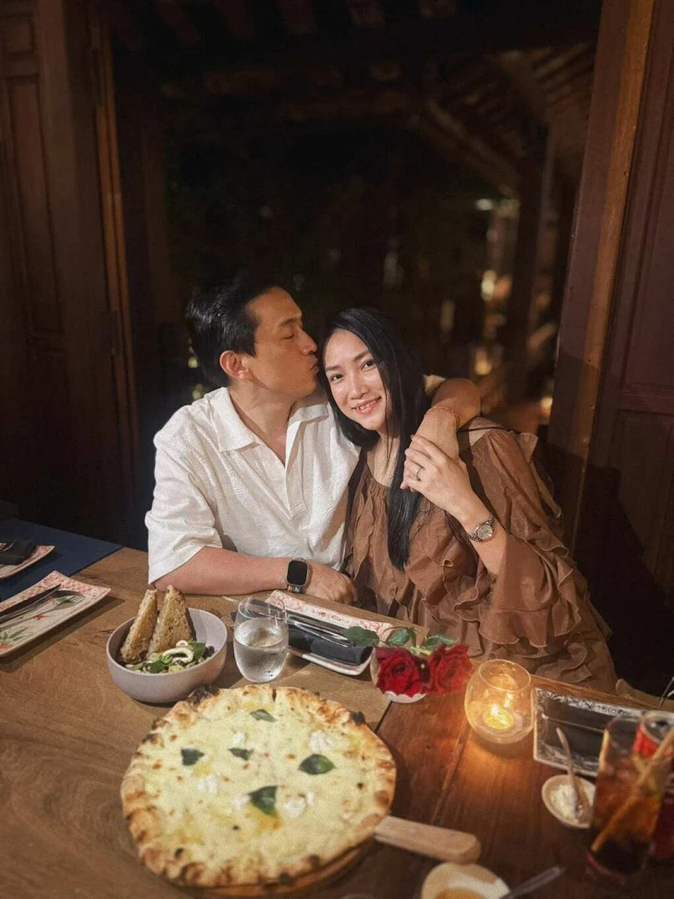 Ảnh sao 11/7: Mẹ Hồ Ngọc Hà mừng sinh nhật bà thông gia Ảnh sao 11/7: Mẹ Hồ Ngọc Hà mừng sinh nhật bà thông gia