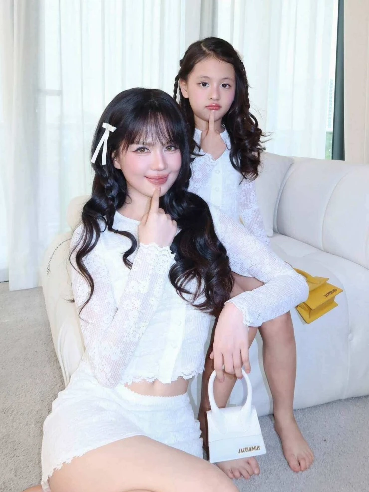 Ảnh sao 13/10: Con gái Mạnh Trường được khen càng lớn càng xinh đẹp Ảnh sao 13/10: Con gái Mạnh Trường được khen càng lớn càng xinh đẹp