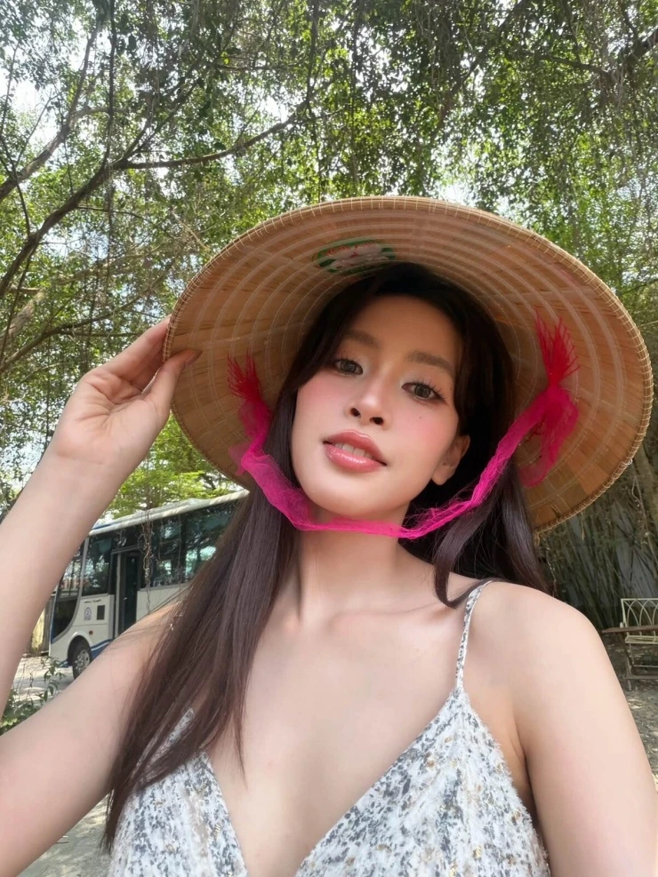 Ảnh sao 13/7: Con gái Kha Ly đón sinh nhật ở quê ngoại Ảnh sao 13/7: Con gái Kha Ly đón sinh nhật ở quê ngoại