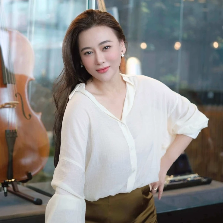 Ảnh sao 13/8: Phương Oanh được khen ngày càng xinh đẹp