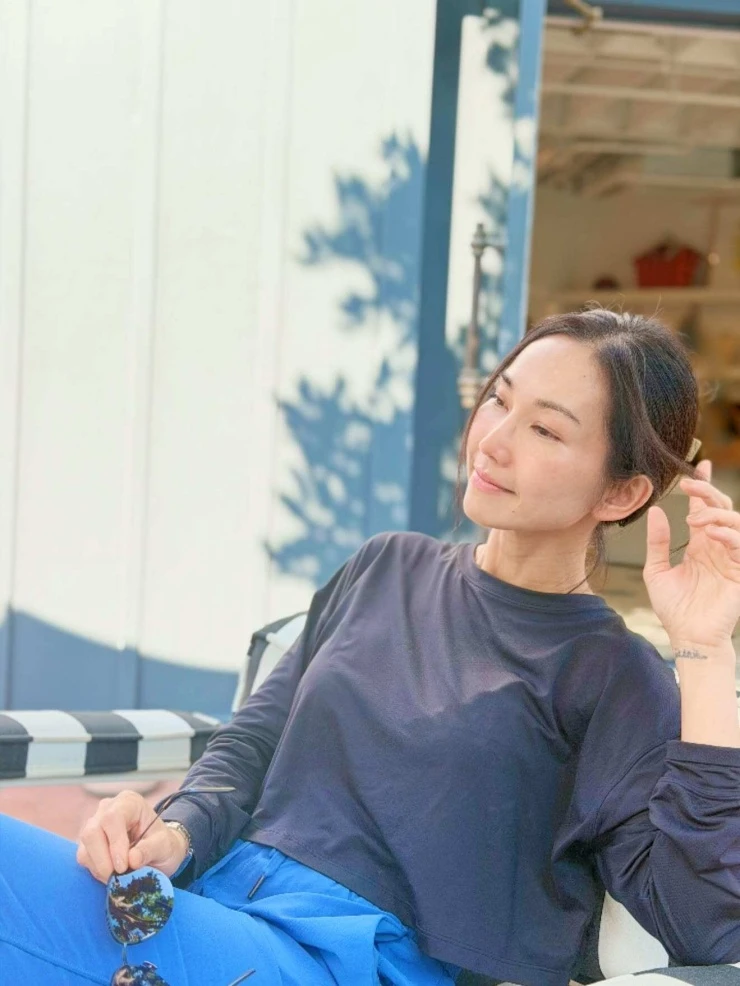Ảnh sao 14/8: Trấn Thành nhìn bà xã Hari Won đắm đuối
