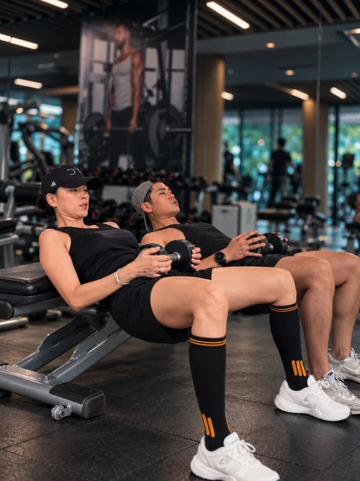 Ảnh sao 15/10: Ngô Thanh Vân - Huy Trần tập gym cùng nhau