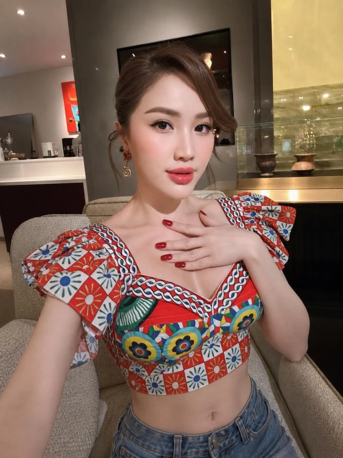 Ảnh sao 15/5: Tóc Tiên sexy trong tiệc mừng sinh nhật đầu tiên độc thân trở lại