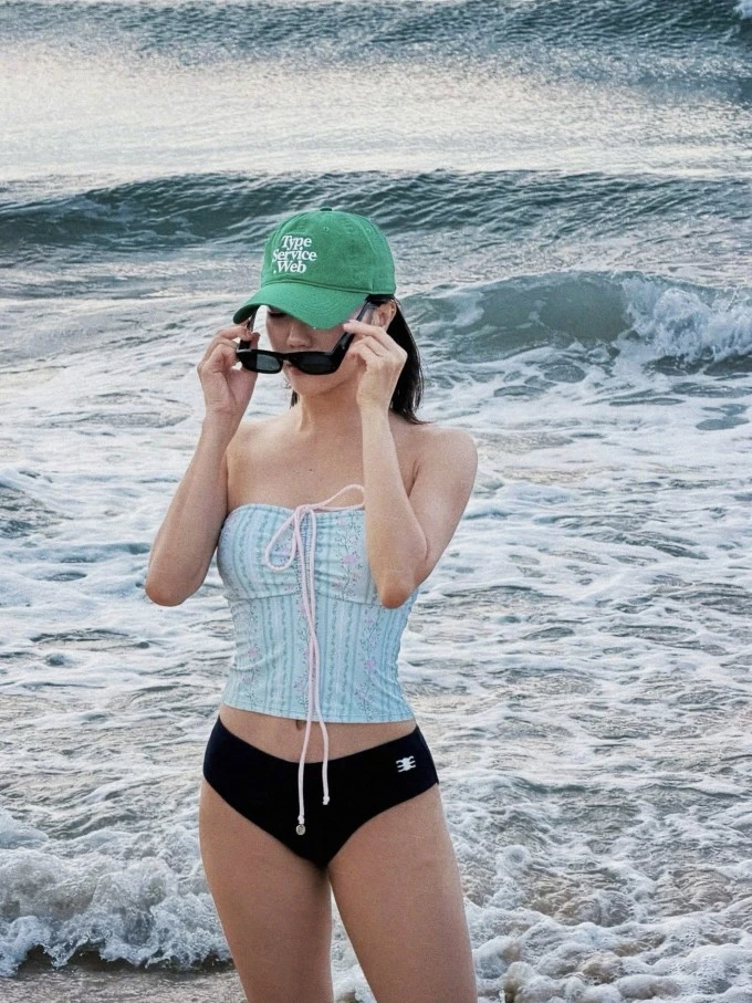 Ảnh sao 15/5: Tóc Tiên sexy trong tiệc mừng sinh nhật đầu tiên độc thân trở lại