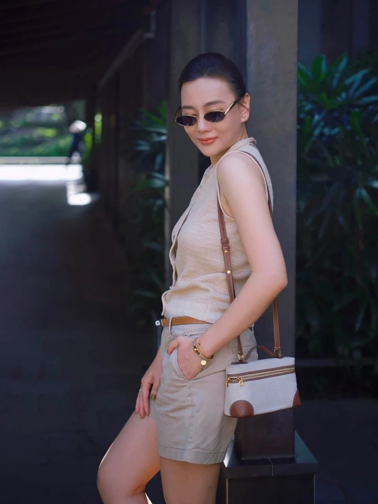 Ảnh sao 16/7: Phương Oanh sành điệu xuống phố