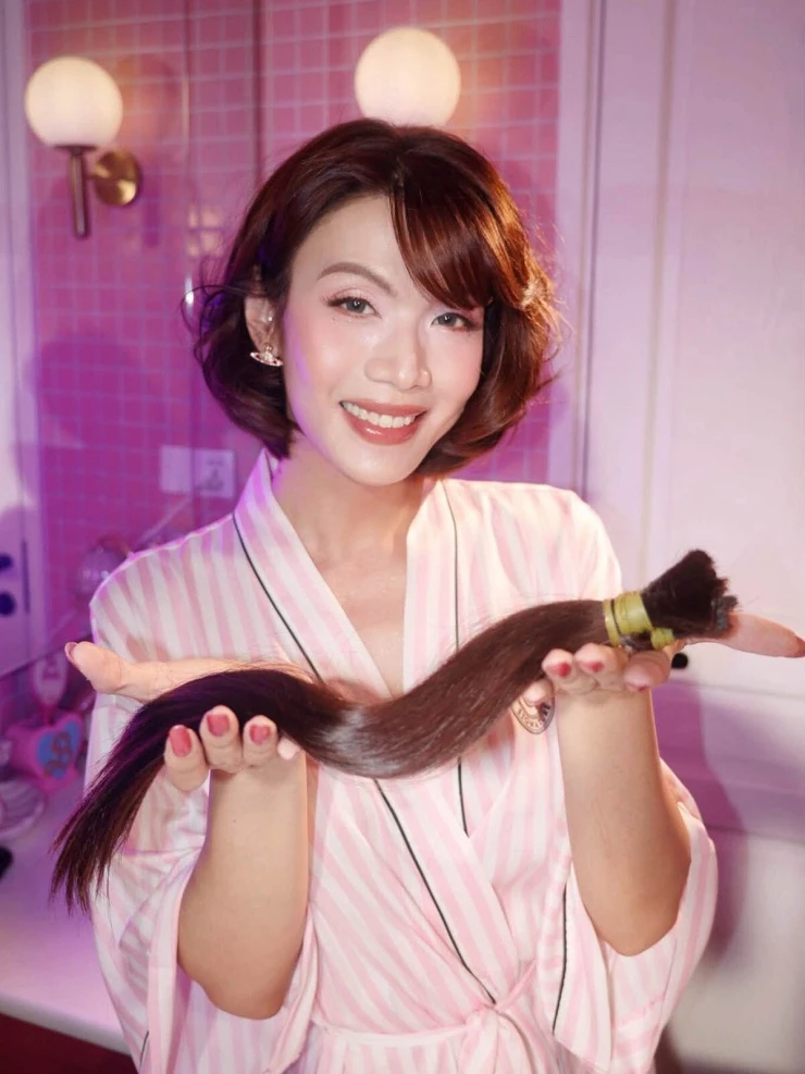 Ảnh sao 16/7: Phương Oanh sành điệu xuống phố