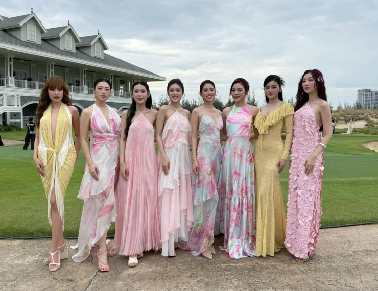 Ảnh sao 17/5: Vợ chồng Hà Anh mừng sinh nhật con trai