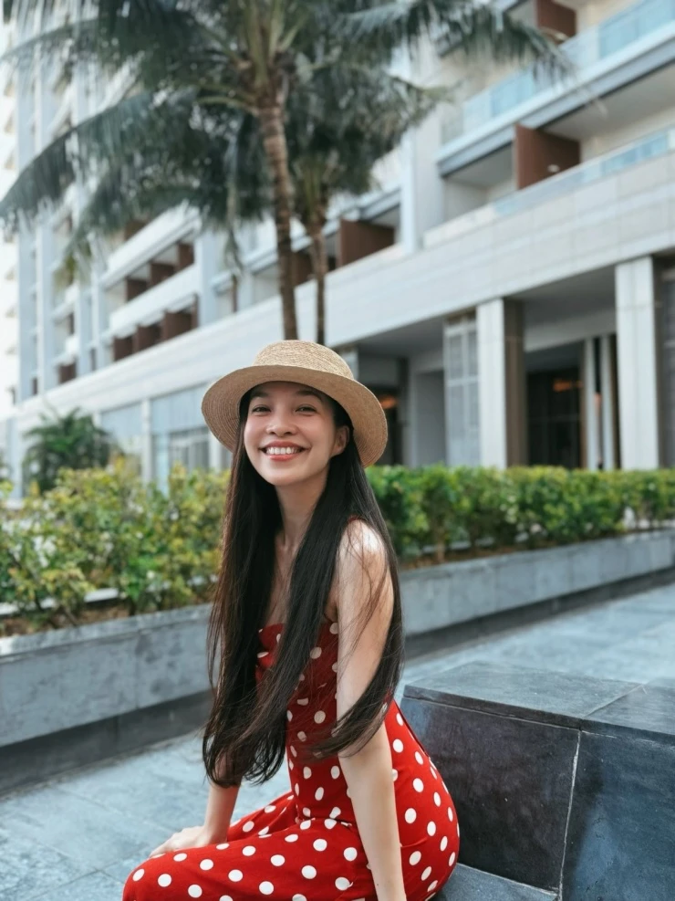 Ảnh sao 19/5: Ưng Hoàng Phúc đón con trai riêng của vợ từ Mỹ về