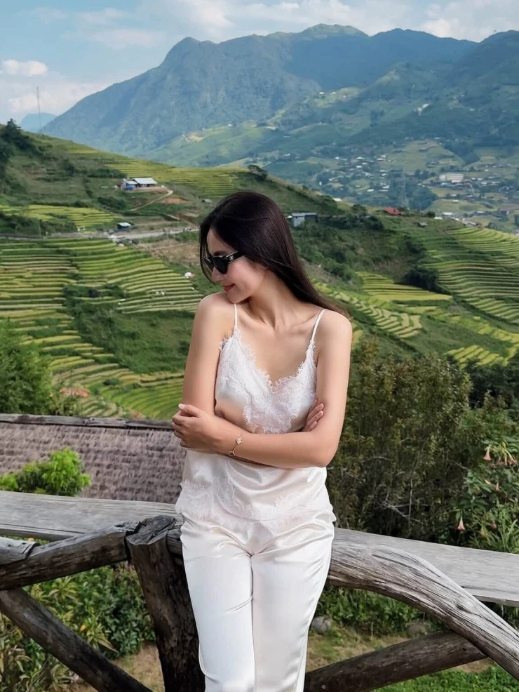 Ảnh sao 2/9: Phương Oanh chăm vào bếp dịp nghỉ lễ