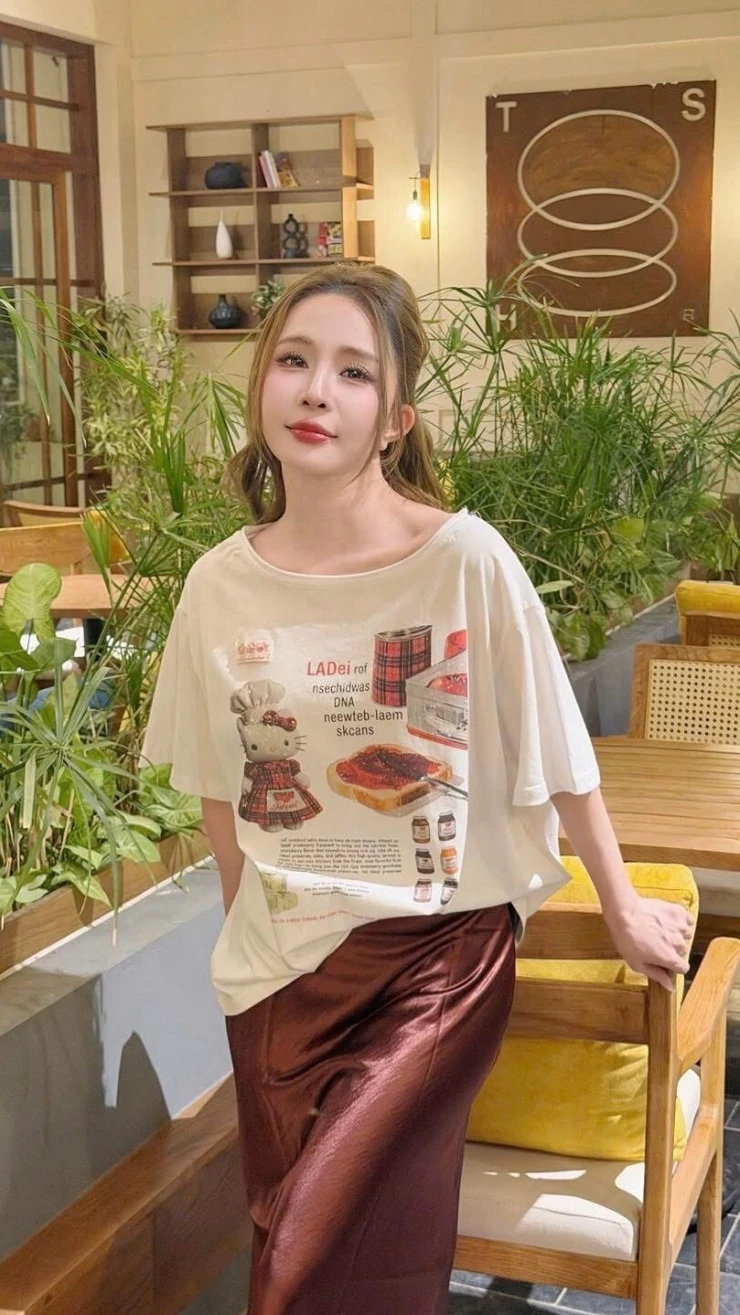 Ảnh sao 20/8: Mỹ Linh mừng sinh nhật tuổi 51