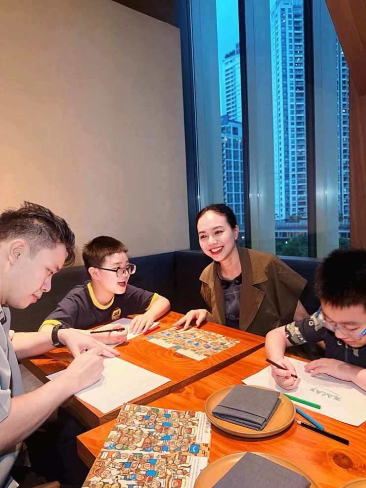 Ảnh sao 20/9: Chủ tịch Trần Hùng Huy được Cường Đôla gọi thần tượng Ảnh sao 20/9: Chủ tịch Trần Hùng Huy được Cường Đôla gọi thần tượng