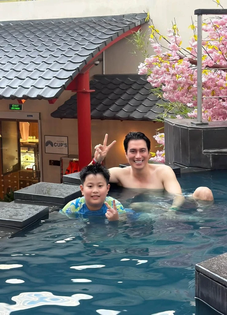 Ảnh sao 21/7: Hồ Ngọc Hà tận hưởng mùa hè lạnh ở Thụy Điển