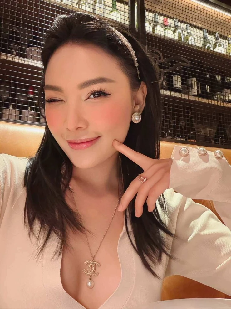 Ảnh sao 21/9: Huy Khánh tậu xe hơi hơn hai tỷ đồng Ảnh sao 21/9: Huy Khánh tậu xe hơi hơn hai tỷ đồng