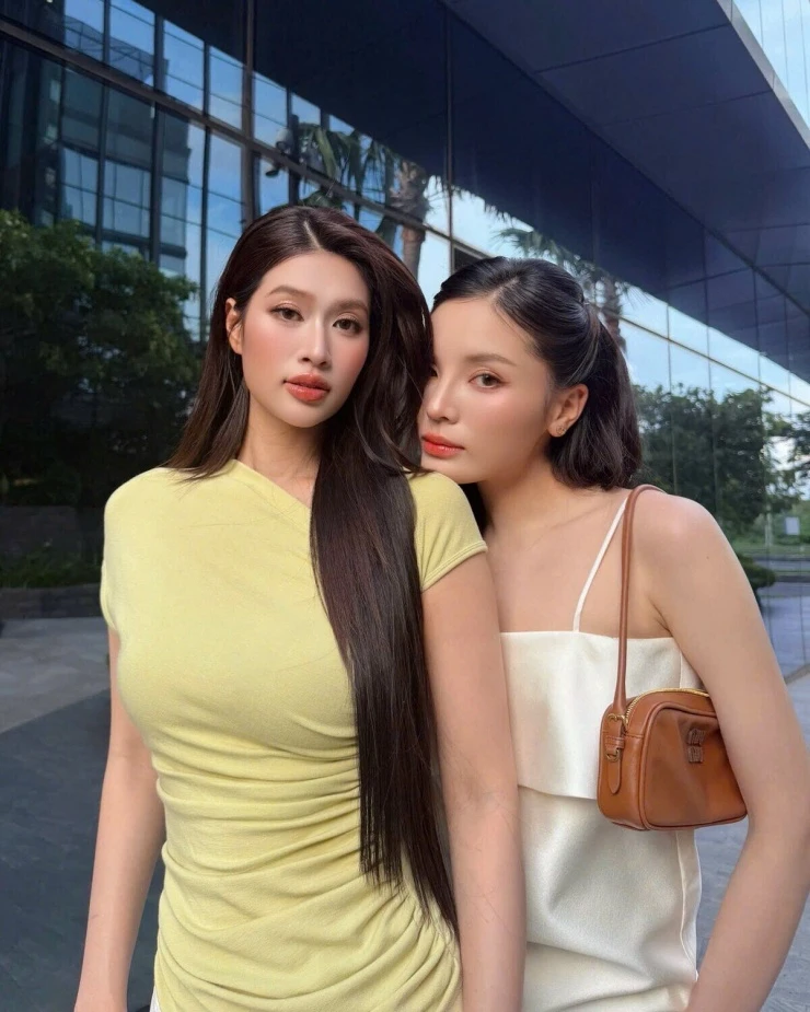 Ảnh sao 23/8: Thu Trang lấy lại nhan sắc sau tai nạn