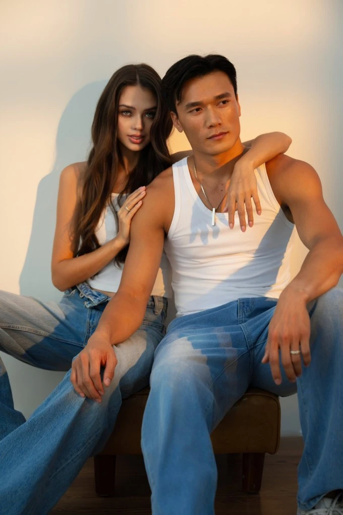 Ảnh sao 24/5: Lisa nhà Hồ Ngọc Hà được khen ra dáng người mẫu nhí
