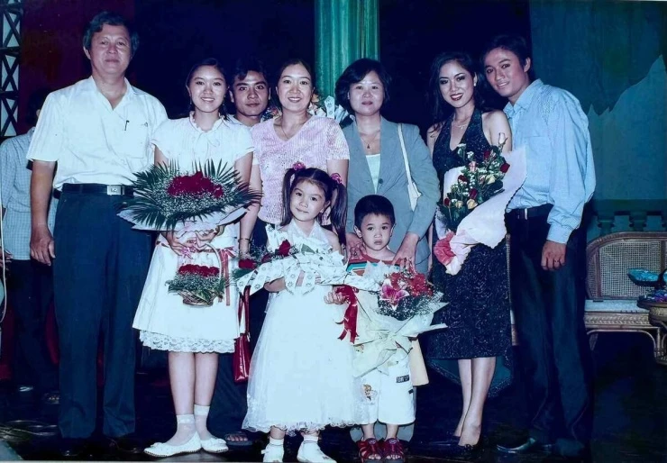 Ảnh sao 24/6: Lê Phương nhớ kỷ niệm cùng Quý Bình