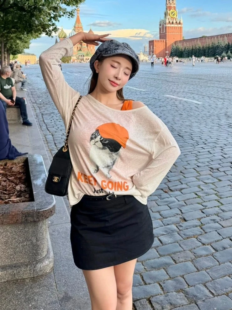Ảnh sao 24/6: Lê Phương nhớ kỷ niệm cùng Quý Bình