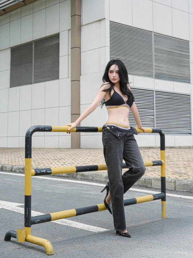 Ảnh sao 24/7: Vợ chồng Hà Kiều Anh mừng 19 năm cưới
