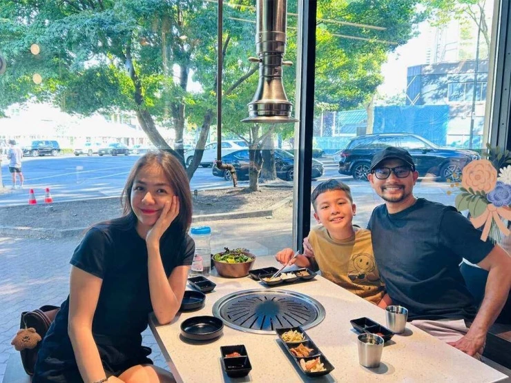 Ảnh sao 25/6: Diệu Hương khoe vườn hồng trong biệt thự ở Mỹ